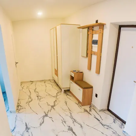 панорамные в новом доме Apartment